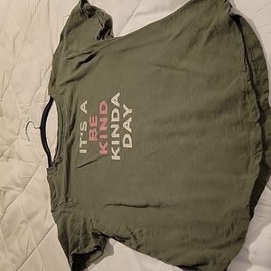A navy green shirt, brand old navy. It's a medium.